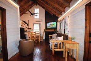 TV, lareira, escritórios