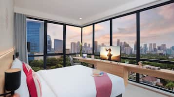 1 bedroom, premium bedding, in-room safe, desk