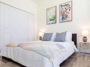 2 habitaciones, tabla de planchar con plancha y wifi gratis 