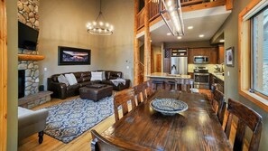 TV, fireplace - 4BDR Ski-in/Ski-Out by Snowflake Lift! (Blue River)