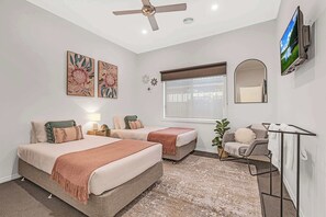 3 Schlafzimmer, Bügeleisen/Bügelbrett, Reisekinderbett, WLAN