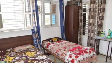 2 habitaciones, tabla de planchar con plancha y wifi gratis