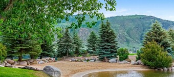 Dog Friendly Townhome in EagleVail with Views of the Peaceful Golf Course