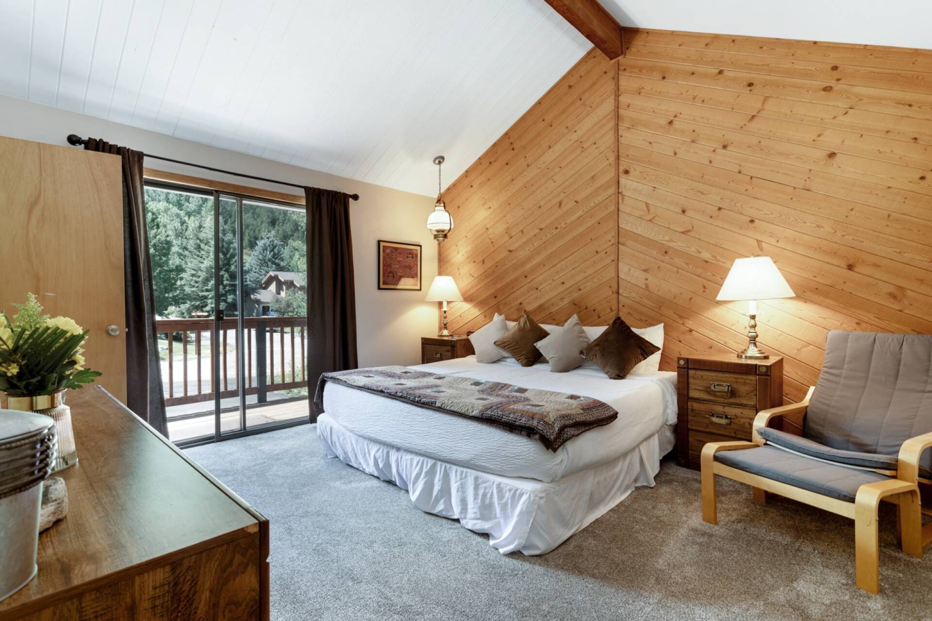 4 chambres, fer et planche à repasser, accès au Wi-Fi (inclus)