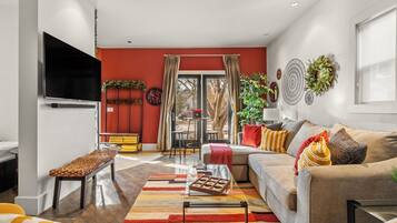 Smart TV, music library, stereo