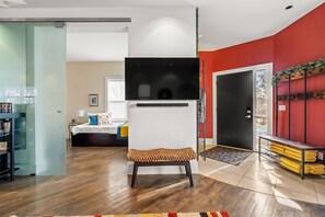 3 bedrooms, desk, iron/ironing board, travel crib