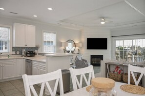 Kühlschrank, Mikrowelle, Geschirrspüler