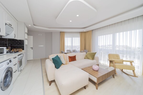 Flat w Balcony 5 min to Konyaalti Beach and Marina (Antalya, Türkiye