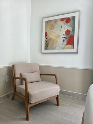 In-room safe, desk, blackout curtains, iron/ironing board - Harrison on the Beach (Miami Beach)