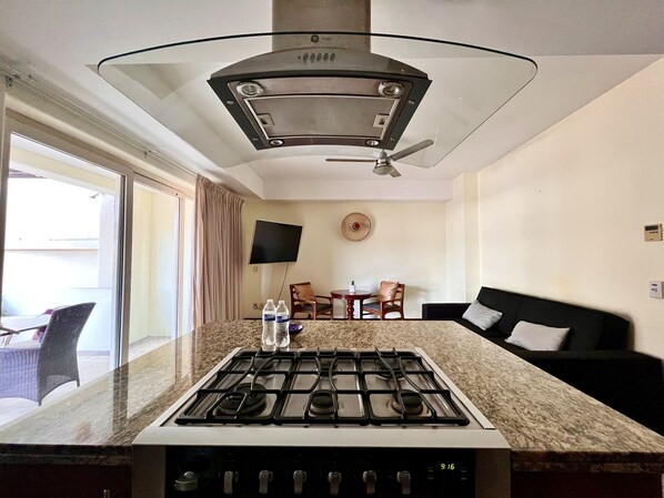 Interior - Condominio Luxury Puerto Vallarta, una Cuadra de la Playa y Malecón! (Puerto Vallarta)