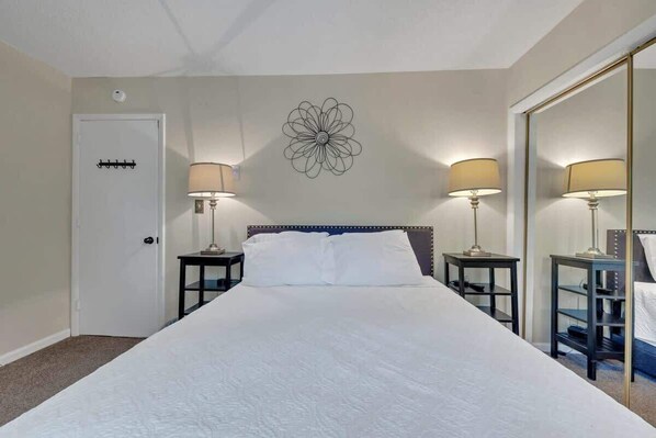 3 camere, una scrivania, ferro/asse da stiro, culla da viaggio