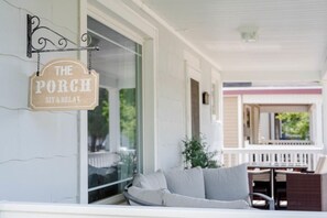 Exterior detail - East Hall Park Escape - 3 Bedroom Family Home (Oshkosh)