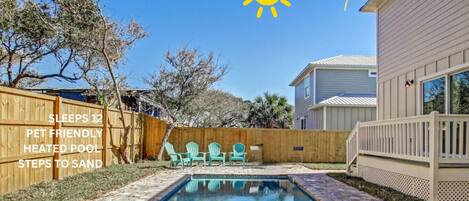 حمّام سباحة مُدفَّأ