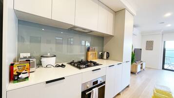 Fridge, microwave, oven, stovetop