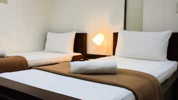 Studio Basic, 2 Tempat Tidur Twin, Bebas Asap Rokok | Meja kerja, Wi-Fi gratis, dan seprai linen