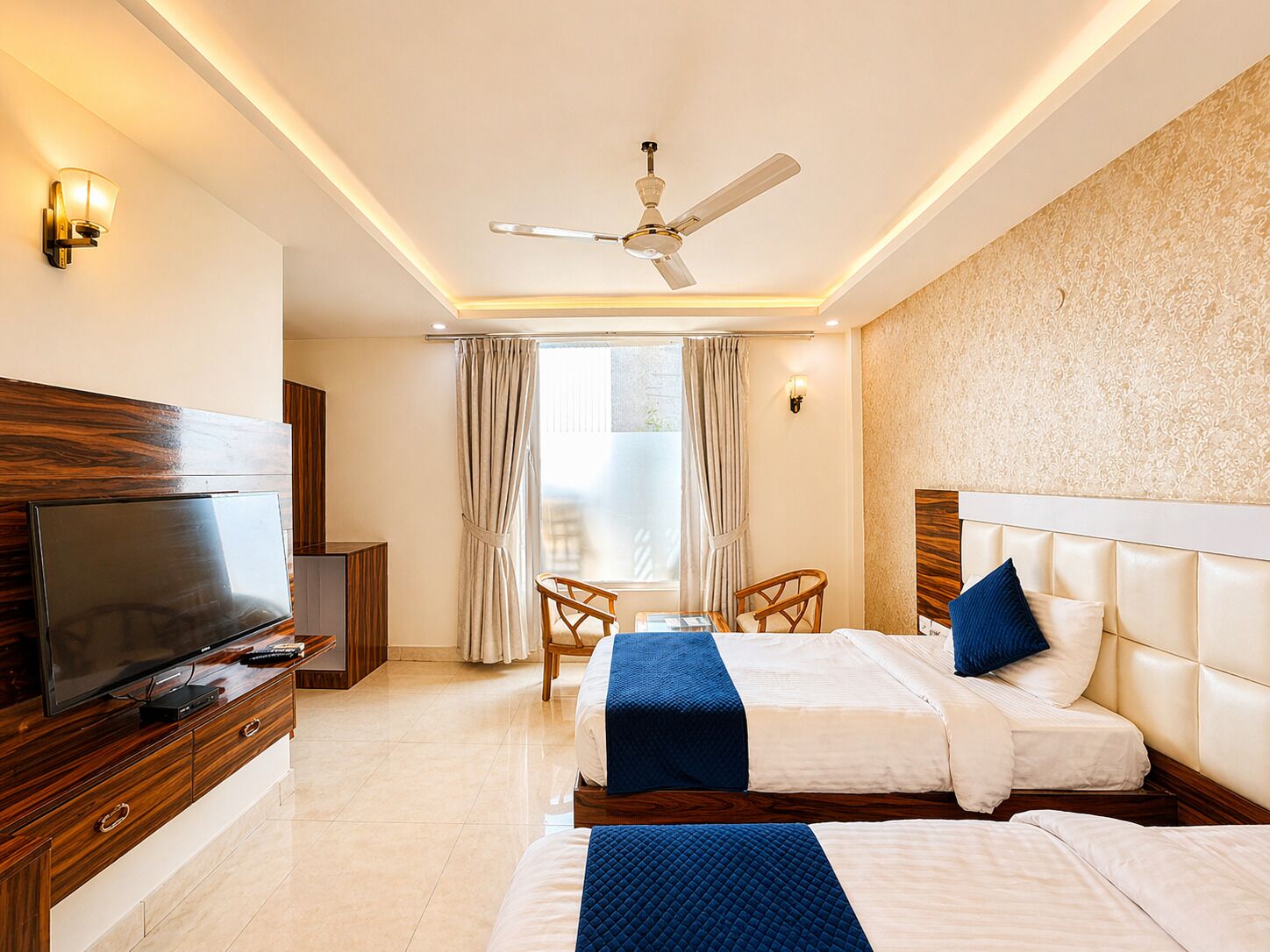 Superior Twin Room | Minibar, individually furnished, laptop workspace, soundproofing