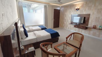Minibar, individually furnished, laptop workspace, free WiFi