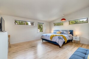 2 Schlafzimmer, Schreibtisch, Bügeleisen/Bügelbrett, WLAN