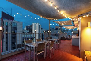 Luxury Room, 1 Double Bed | Terrace/patio - WONJU Hotel Ippda (Wonju)