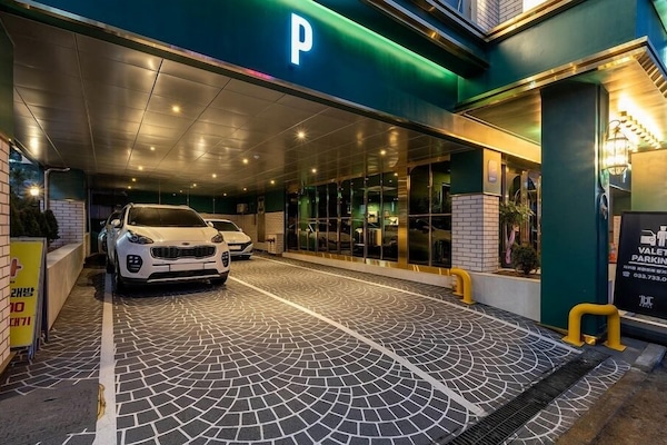 Free self-parking