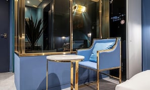 デラックス ダブルルーム | 高級寝具、低反発ベッド、客室ごとに異なる装飾、客室ごとに異なるインテリア
