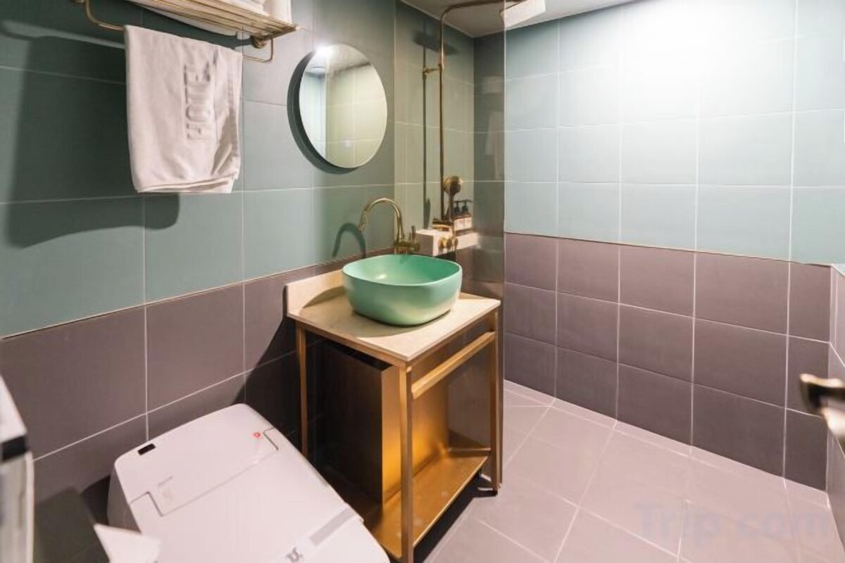 Phòng tắm | Đồ dùng nhà tắm miễn phí, máy sấy tóc, áo choàng tắm 