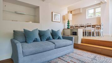 Cottage | Living area