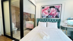 奢华公寓, 2 间卧室, 双浴室, 城市景观 | 2 多间卧室、高档床上用品、特色装修、特色家居