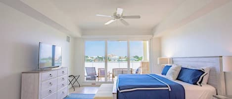 3 chambres, bureau, fer et planche Ă repasser, lit parapluie