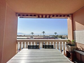 Outdoor dining - MARENOSTRUM RESERVOIR Empuriabrava - INTERimmo (Empuriabrava)