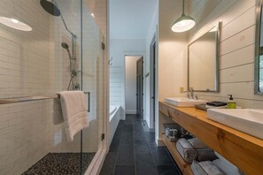 Een douche, een haardroger