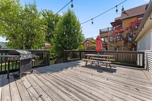 Outdoor dining - 3 bedroom accommodation in Wildwood (Wildwood)