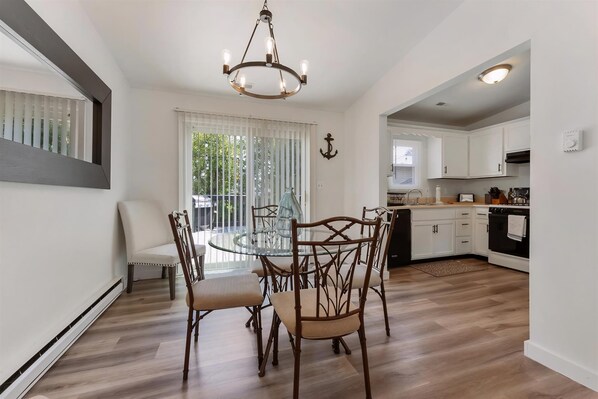 Interior - 3 bedroom accommodation in Wildwood (Wildwood)