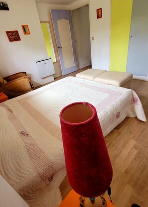 1 bedroom, iron/ironing board, free WiFi, bed sheets - Appartment Jardin Piscine, au Calme à 1 km Plage . Res-de-villa Sans Vis-à-vis (Saint-Raphaël)