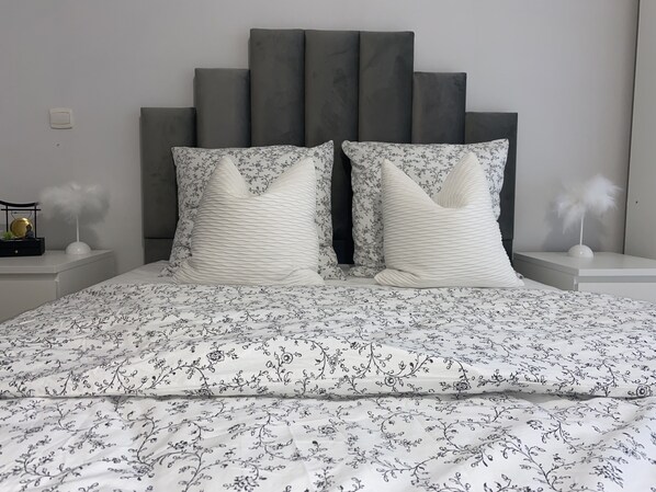 1 chambre, fer et planche à repasser, Wi-Fi, literie fournie