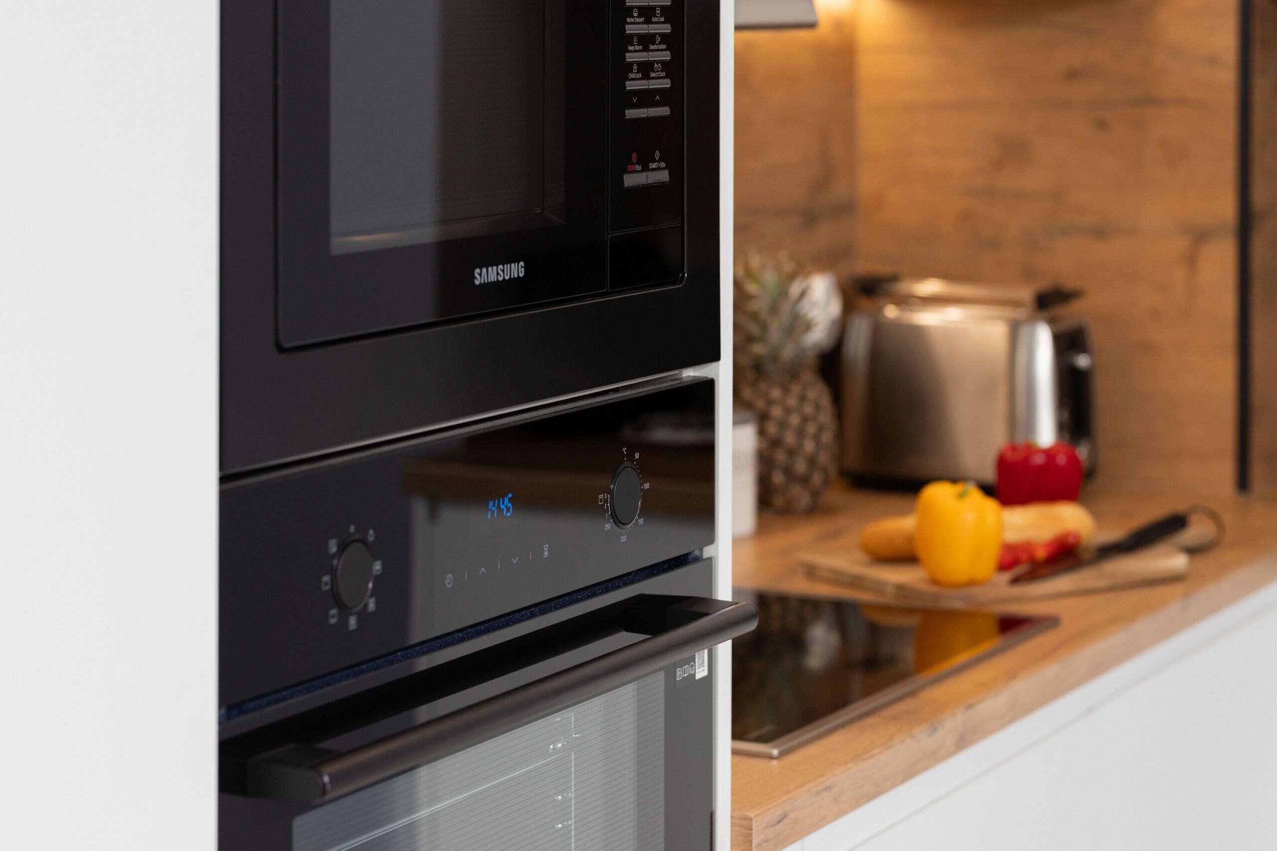 Microwave, dishwasher, coffee/tea maker, electric kettle