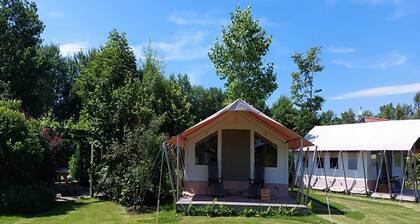 Safari-Zelt in Friesland Natur NĂ€he