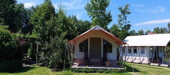 Safari Tent in Friesland near Nature