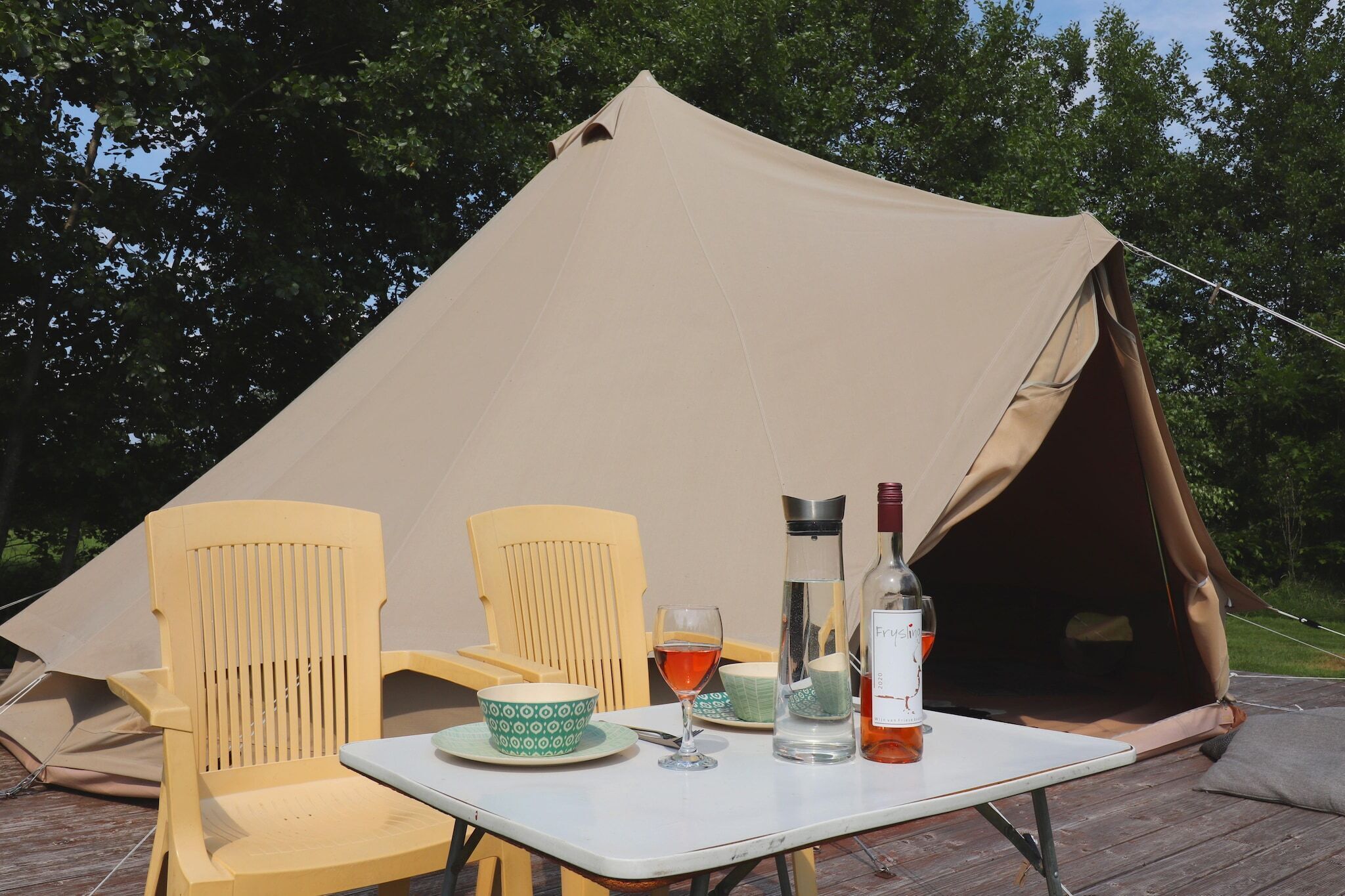 Außenseite Ferienhaus [Sommer]