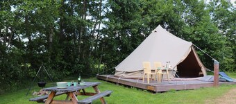 Glamour Tent in Frisian Woods near Cycling Route