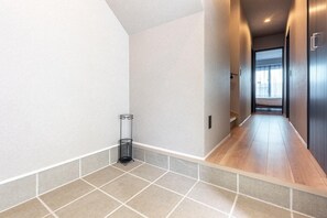 Villa, Nichtraucher (Grandioso Okinawa Pool Villa Kin2G) | 4 Schlafzimmer, Bügeleisen/Bügelbrett, kostenloses WLAN, Bettwäsche