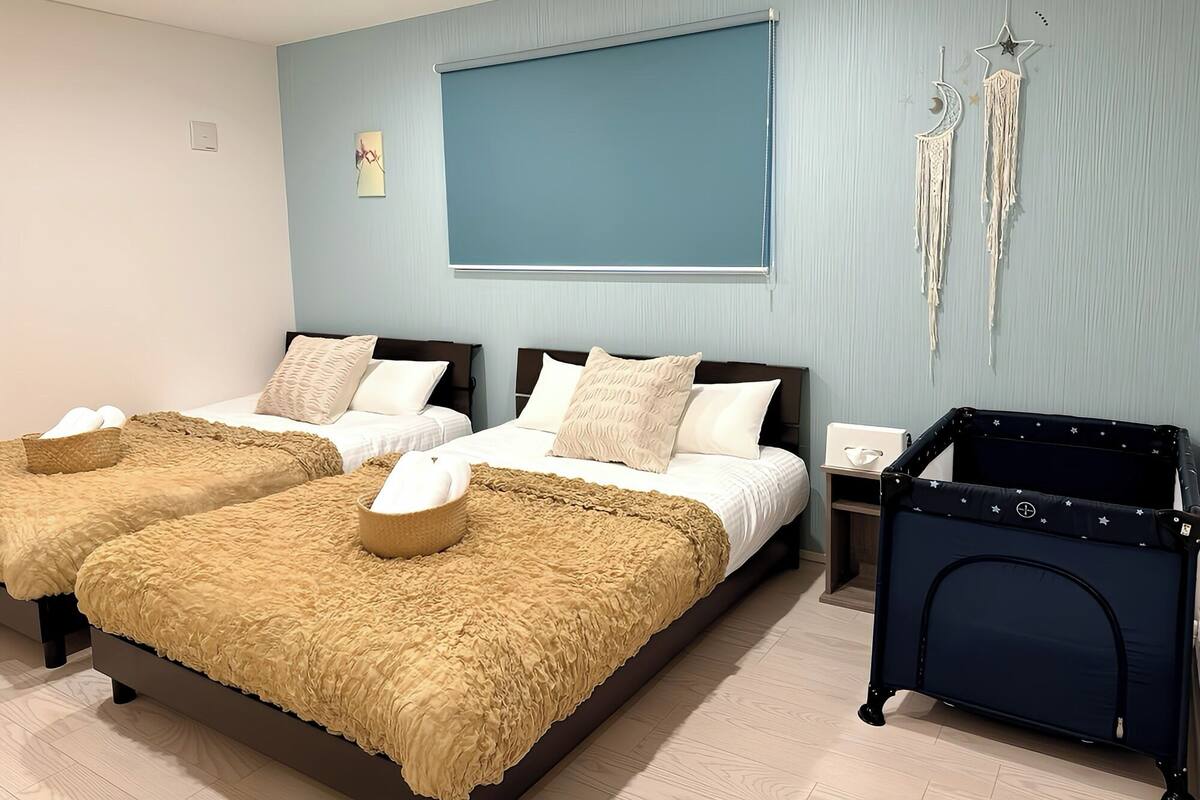 Iron/ironing board, WiFi (free), bed sheets