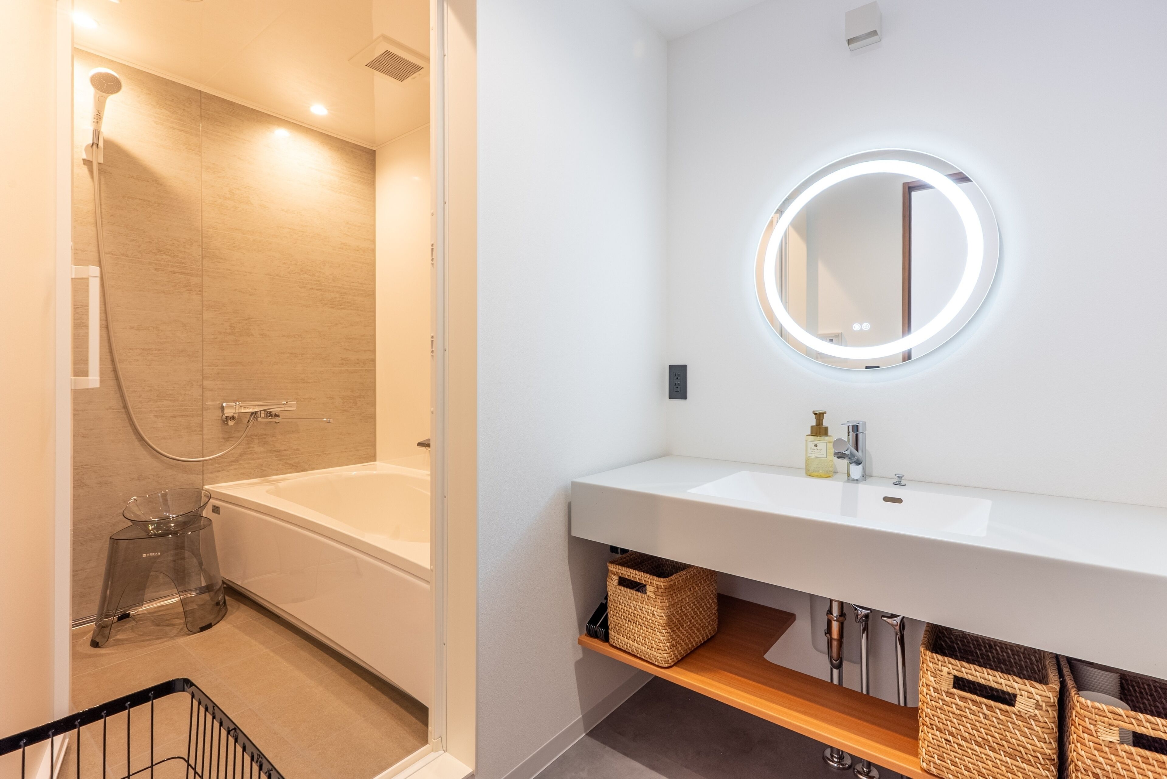 Grandioso Okinawa Pool Villa Kin2H, Smoking | Bathroom | Separate tub and shower, free toiletries, hair dryer, slippers