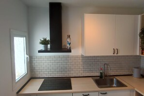 Réfrigérateur, four, plaque de cuisson, lave-vaisselle