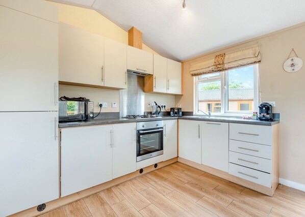 Fridge, oven, stovetop, toaster