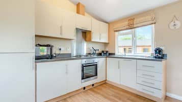 Kühlschrank, Ofen, Herdplatte, Toaster