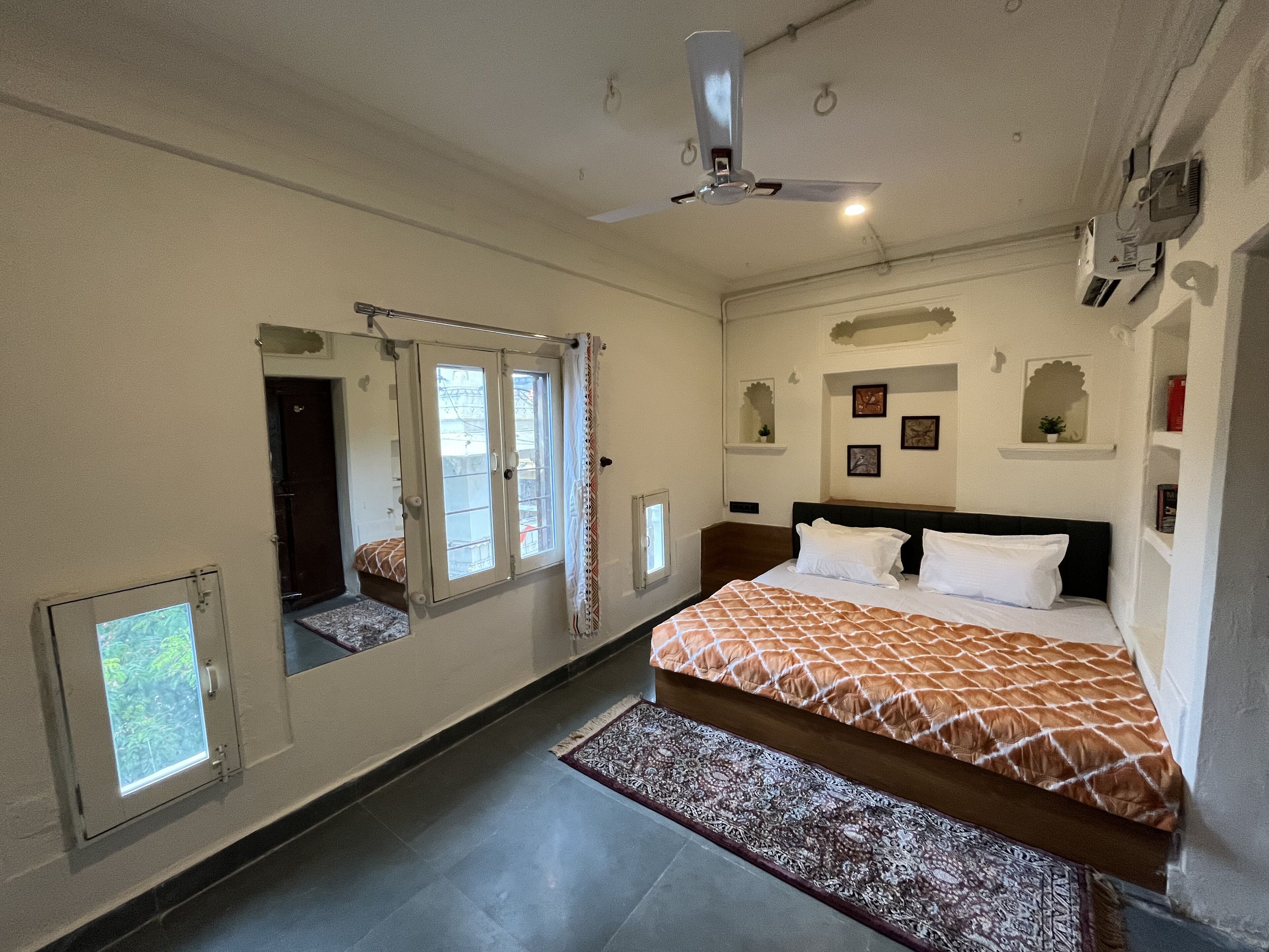 2 chambres, fer et planche à repasser, Wi-Fi, draps fournis