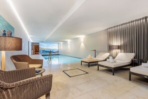 屋内プール