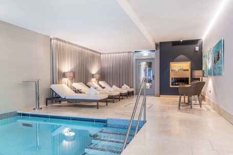 Una piscina techada