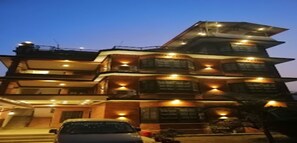 숙박 시설 정면